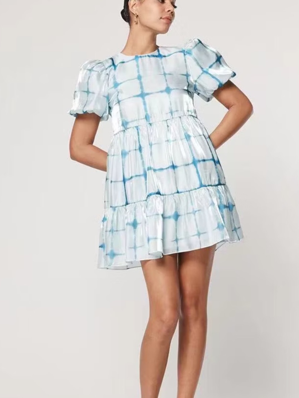New Elliatt Heartstrings Tiered Mini Dress Teal White Tie Dye Puff Sleeve Small